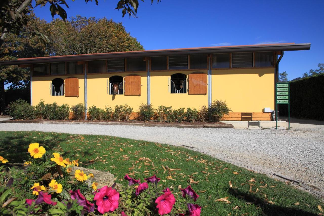 Agriturismo Monsereno Horses Imbersago Екстериор снимка